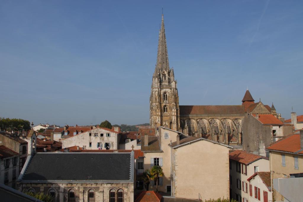 Temporesidence Cathedrale Bayonne Exterior photo